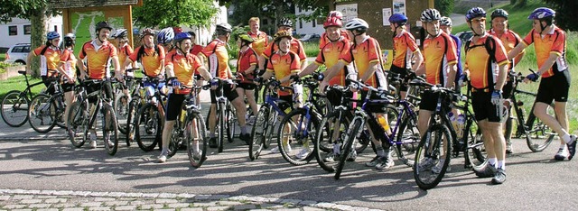 Feurig das Trikot, guter Dinge die Tei...r: Die Radsportler des  SC Bubenbach.   | Foto: gert brichta