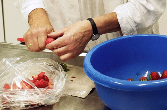 Auch bei Windschlger Erdbeeren konnte...ten Kobaltwerte  festgestellt werden.   | Foto: dpa