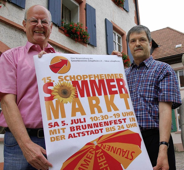 Sehen dem Fest-Doppel Sommermarkt/Brun...everein und Rektor Johann Tritschler.   | Foto: Andr Hnig
