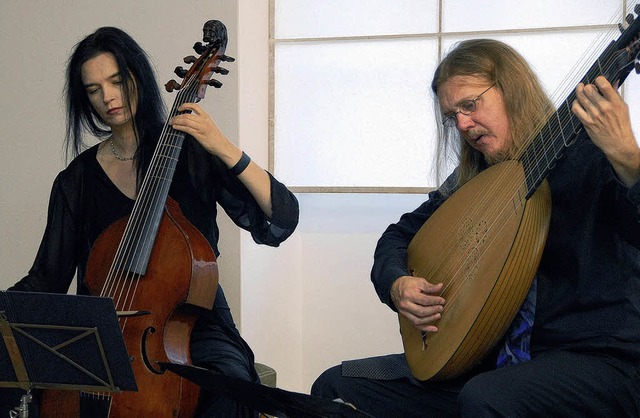 Ohren &#8211; und Augenweide: Hille Pe...im  Konzert in der Kunsthalle Altdorf.  | Foto: REIN