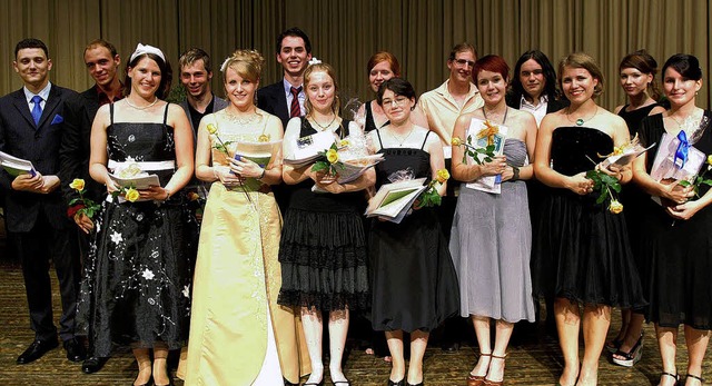 Stolz aufs Erreichte: die Abi-Preistrger am Scheffel-Gymnasium  | Foto: wolfgang knstle