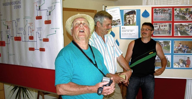 Beim Besuch der Ausstellung ber die H...assermeister Werkhof Steinen (rechts).  | Foto: Vera Winter