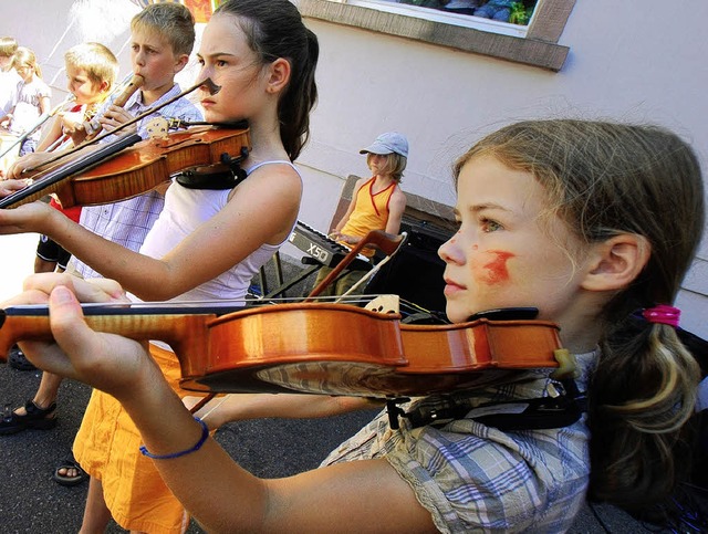 Zwei   gemeinsam: Das Klassenstufenorc...le in Kooperation mit der Musikschule   | Foto: Barbara Ruda