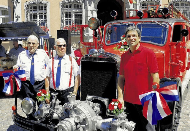 Waldshuter Feuerwehrgeschichte: Adolf ...chts) freute der Auftritt am Samstag.   | Foto: Herbst