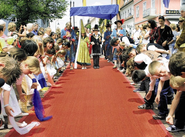 Einen  roten Treppich gab&#8217;s fr ...nger Gregorifest erffneten.    <?ZE?>  | Foto: Franz Krickl