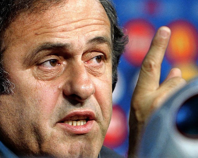 Sorgt sich um die EM 2012: UEFA-Prsident Michel Platini   | Foto: DPA
