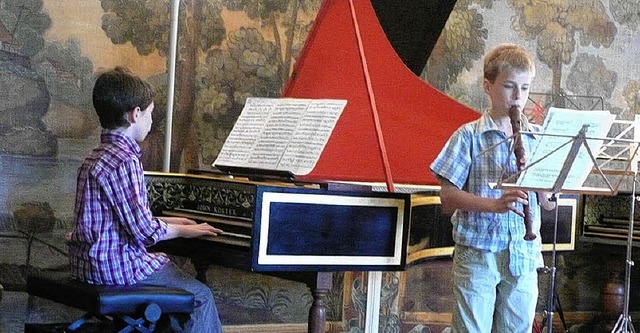 Schler der  Jugendmusikschule gaben im Bad Krozinger Schloss ein Konzert.  | Foto: F. Zimmermann