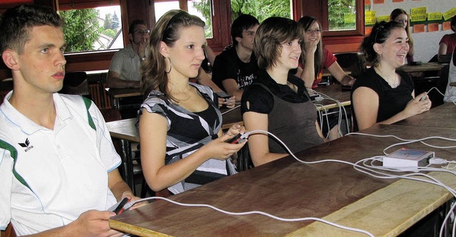 Mit einem Handsender mssen die  Schl...tzen, damit ein  Berufsbild entsteht.   | Foto: Susanne Kanele