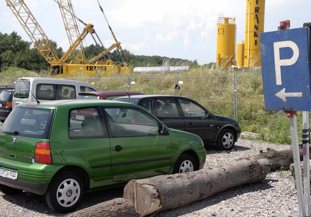 Der Pendlerparkplatz beim Baggersee  b...sser anzufahren und zu gestalten ist.   | Foto: Sylvia-Karina Jahn