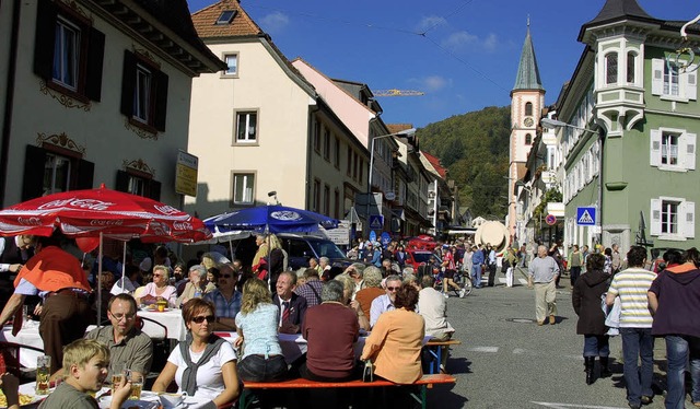 Shoppen, Plaudern und Genieen in Zell   | Foto: Hermann Jacob