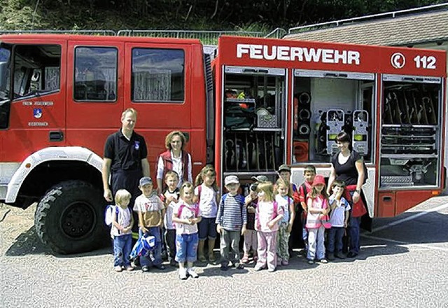 Einen echten Feuerwehrmann mit -auto k...its mit dem Beruf beschftigt hatten.   | Foto: Berthold Meier