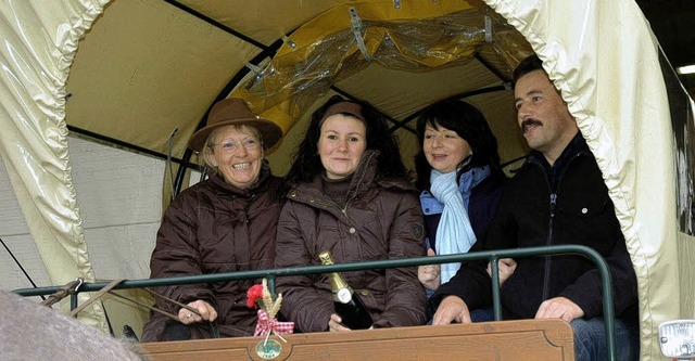 Erfolgreich: Kutschfahrten mit Heidi Behringer (links)   | Foto: CHYMO