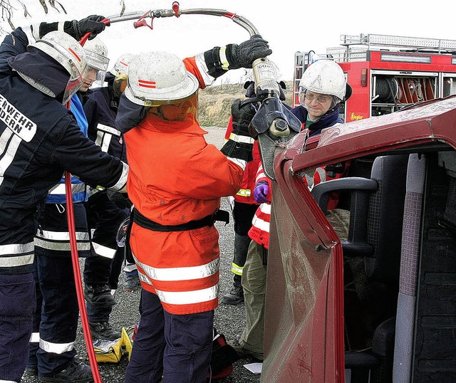 Technische Hilfeleistungen bildeten im... der Arbeit der Kanderner  Feuerwehr.   | Foto: Raab