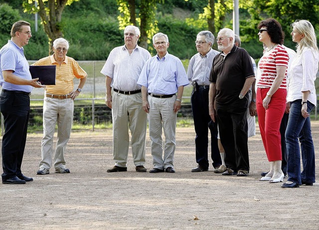 Mitglieder der Lahrer CDU lassen sich ...r die Plne des Vereins unterrichten.   | Foto: Breithaupt