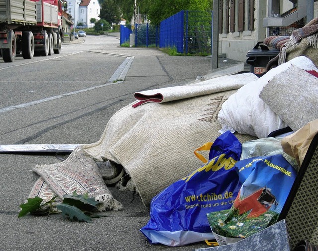 Sperrmllsammlern, die so ein Chaos hi...ssen, drohen knftig saftige Strafen.   | Foto: bz