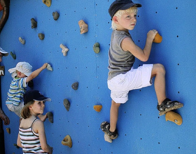 Beim Goldgrberfest im Kindergarten Ar...r Kletterwand Kraft, Geschick und Mut.  | Foto: elisabeth jakob-klblin