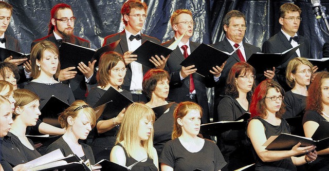 Rund 150 Akteure waren an der Auffhru...8222;Carmina Burana&#8220; beteiligt.   | Foto: Schfer