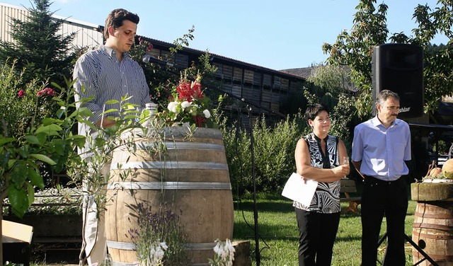 Kellermeister Thomas Enk (links) und d...Weingut und Obsthof&quot; in Buchholz. 