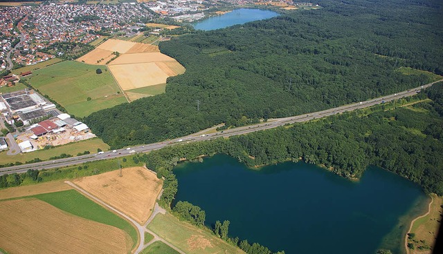 Kme es  bei Offenburg zu einer autoba...er Burgerwaldsee zugeschttet werden.   | Foto: helmut seller