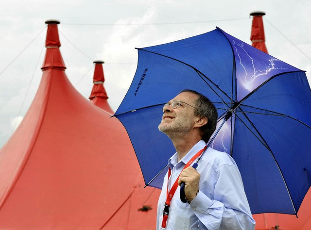 Dieter Pfaff kmmert sich beim ZMF um ...&#8211; auch um die Wettervorhersage.   | Foto: Ingo Schneider