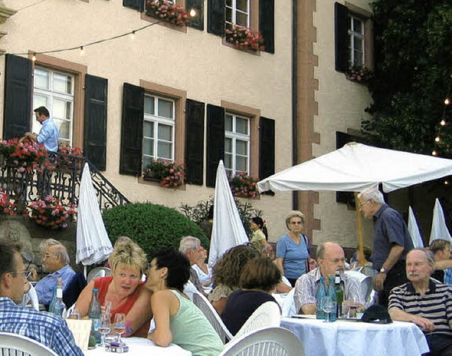 Der Ebringer Schlossplatz wird zum Festplatz.   | Foto: Privat