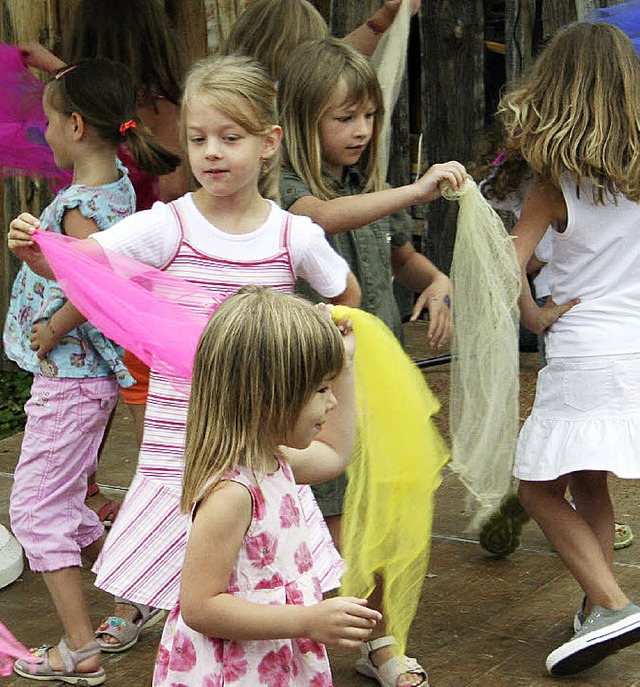 Den Jubilumsgottesdienst im  Kinderga...rhf gestalteten die Kinder mit Tnzen  | Foto: elisabeth jakob-klblin