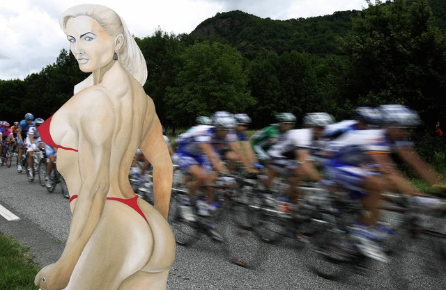 Genauso wie bei dieser Dame die Muskel... vor einige Athleten mit Doping nach.   | Foto: afp