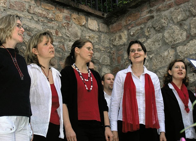 Junge Stimmen im Pfarrhof: &#8222;Crescendo&#8220; a cappella.   | Foto: Michael Haberer