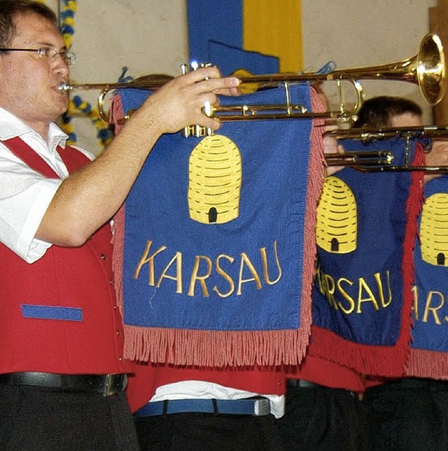 Der Fanfarenzug Karsau spielte auch auf.  | Foto: Manfred Risch