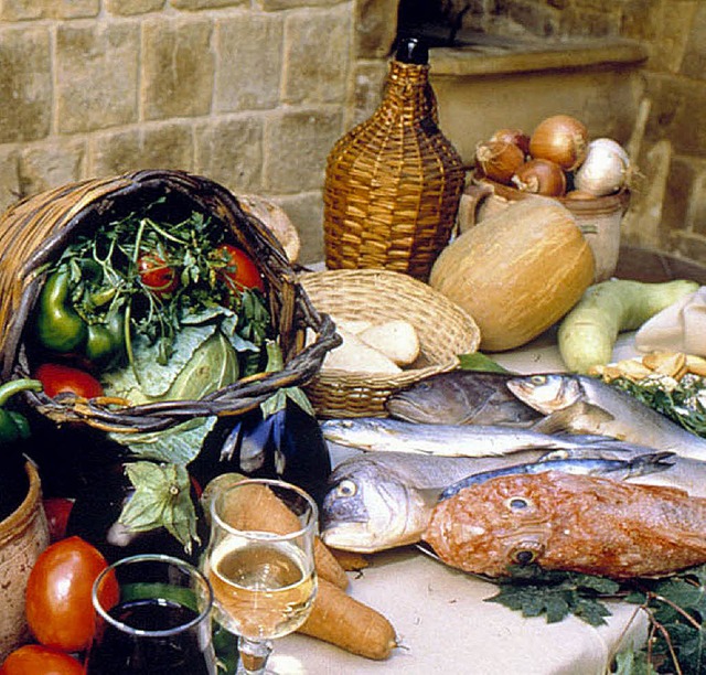 Wein, Fisch und Olivenl: Die mediterrane Kche gilt als gesund.  | Foto: gms