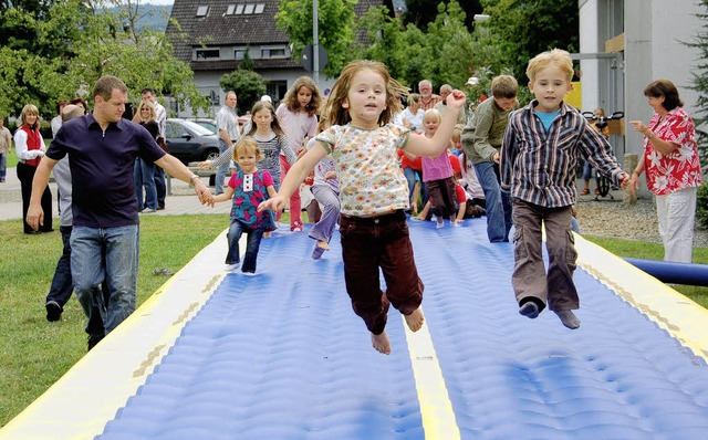 Hauptattraktion war das Luftkissentrampolin.   | Foto: BZ