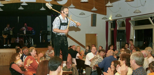 Wildes Sommerfest in Eichen: Bei der S...t ging&#8217;s sogar  auf die Tische.   | Foto: Heiner Fabry