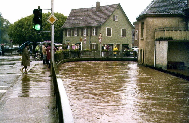 Ein Hochwasser wie in den Jahren 1978 ...tenheimer Innenstadt  nicht mehr eben.  | Foto: BILDSTEIN