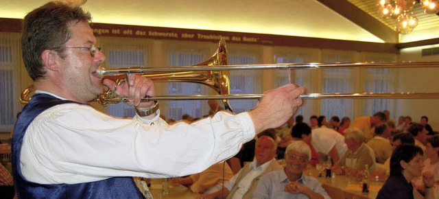 Fr Stimmung  sorgte die Band &#8222;Heilig&#8217;s Blechle&#8220;.   | Foto: Paul Berger