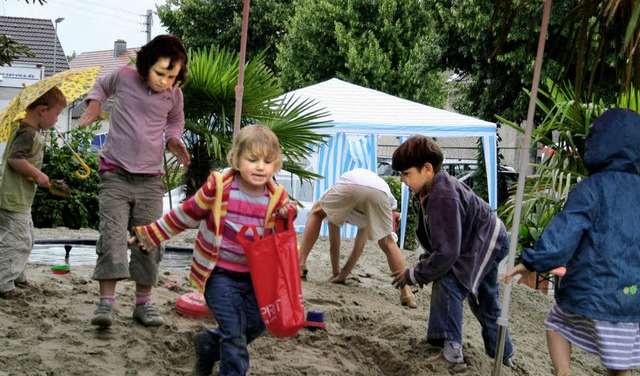 Jede Menge Sand: Ein Spielvergngen fr die Kinder.  | Foto: Werner Schnabl