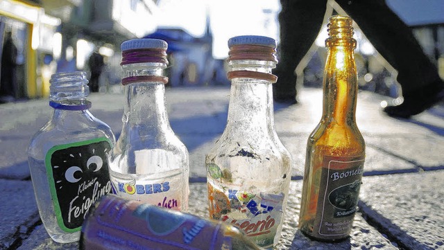 Der Alkoholkonsum auf ffentlichen Pl...engen knftig die Polizei eingreifen.   | Foto: SK-ARCHIV