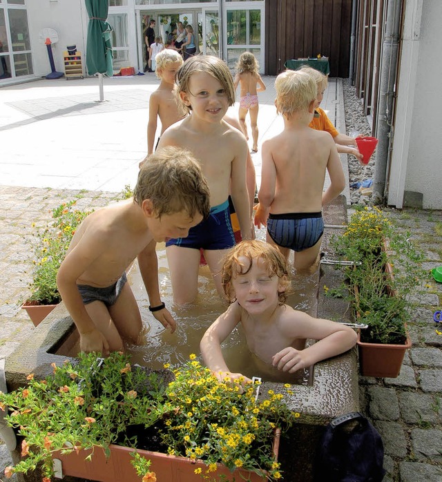 Bei schnem Wetter ist  im Kinderhort ...r Schule Drei- bis Zehnjhrige.         | Foto: Langelott