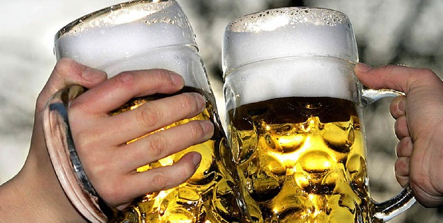 Frisch gezapftes Bier gibt es am Wochenende beim Gndlinger Bockbierfest.   | Foto: ddp