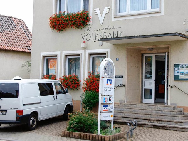 Die Volksbankfiliale in Sasbach: Hier ...m Donnerstag eine vierstellige Summe.   | Foto: Roland Vitt