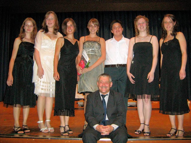 Albert ter Wolbeek, Rektor der Max-Pla...en Besten des Abschlussjahrgangs 2008.  | Foto: Anne Freyer