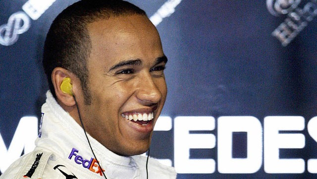 Lewis Hamilton hat gut lachen: Am Frei...im Training Schnellster in Hockenheim.  | Foto: dpa