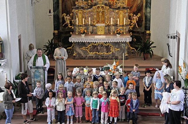 Mit einem Familiengottesdienst wurde i...ergen 50 Jahre Kindergarten gefeiert.   | Foto: Vitt