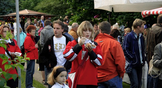 <Bildtext>Volle Gassen beim Sommernach...sich der Kurgarten stetig. </Bildtext>  | Foto: Eva Korinth