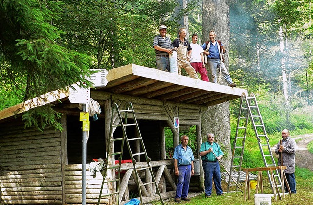 Die Htte zwischen Schweigmatt und Hoh...en Krften neu gedeckt und repariert.   | Foto: Georg Diehl