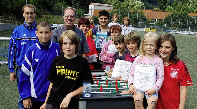 So sehen Sieger aus: Die Gewinner des Turniers.   | Foto: Karin maier