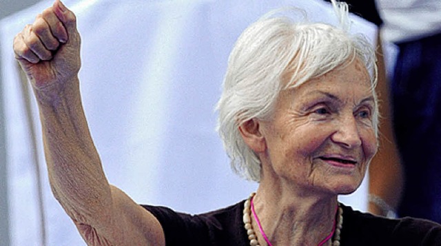 Wie frher: Margot Honecker am Wochenende mit sozialistischem Gru  | Foto: AFP