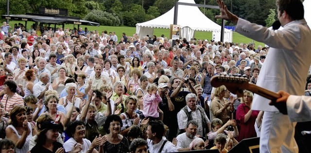 Jubelnde Besucher und beste Stimmung: ...e auch der zweite Musikzauber werden.   | Foto: Duval