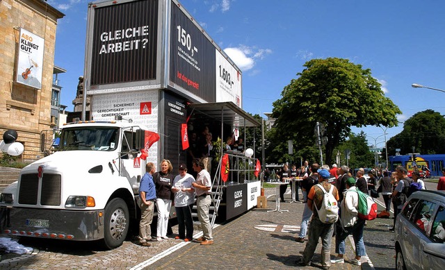 Mit einem wuchtigen Info-Mobil gegen d... von Belegschaften auf dem Vormarsch.   | Foto: Thomas Kunz