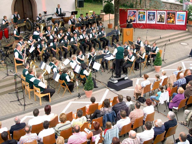 Der Musikverein Weisweil veranstaltete...bend mit Filmmusik. Erls: 3000 Euro.   | Foto: Ilona Hge