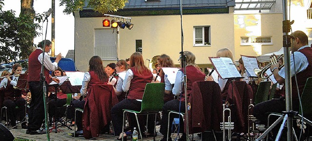 Im Stadtgarten fand das Open Air der Stadtmusik statt.  | Foto: Kaufmann